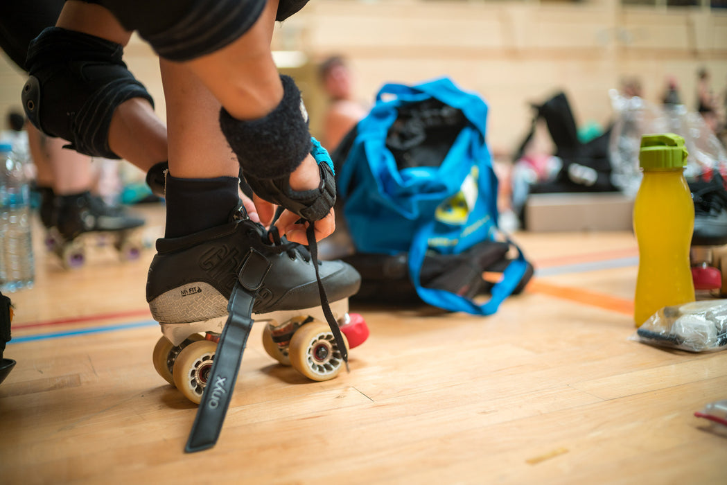 Chaya Onyx Skate Package